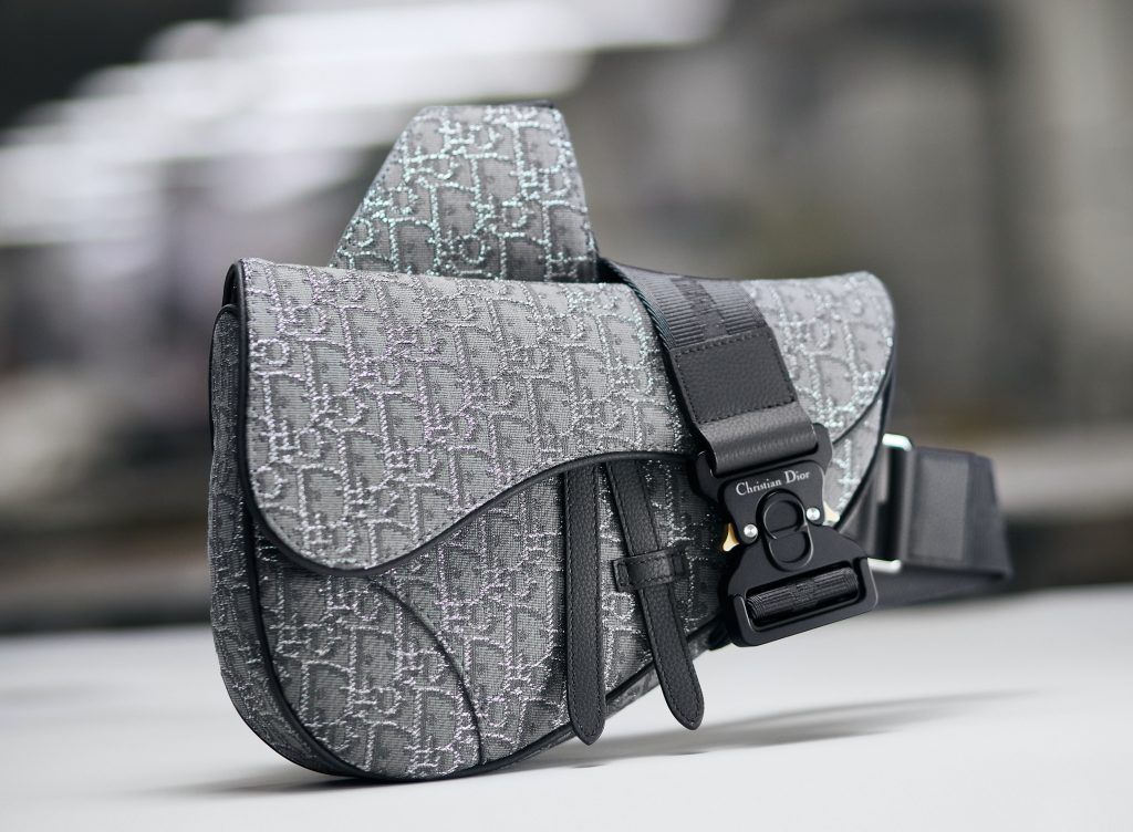 The Savoir Faire Behind The Dior Oblique Ruthenium Jacquard The Savoir Faire Behind The Dior Oblique Ruthenium Jacquard