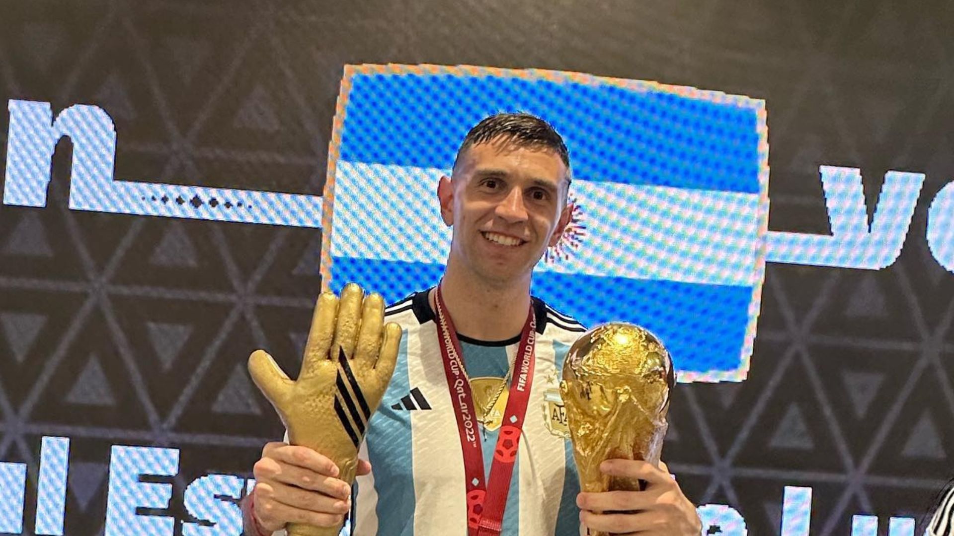 Argentina's shootout hero Emiliano Martinez wins the World Cup's