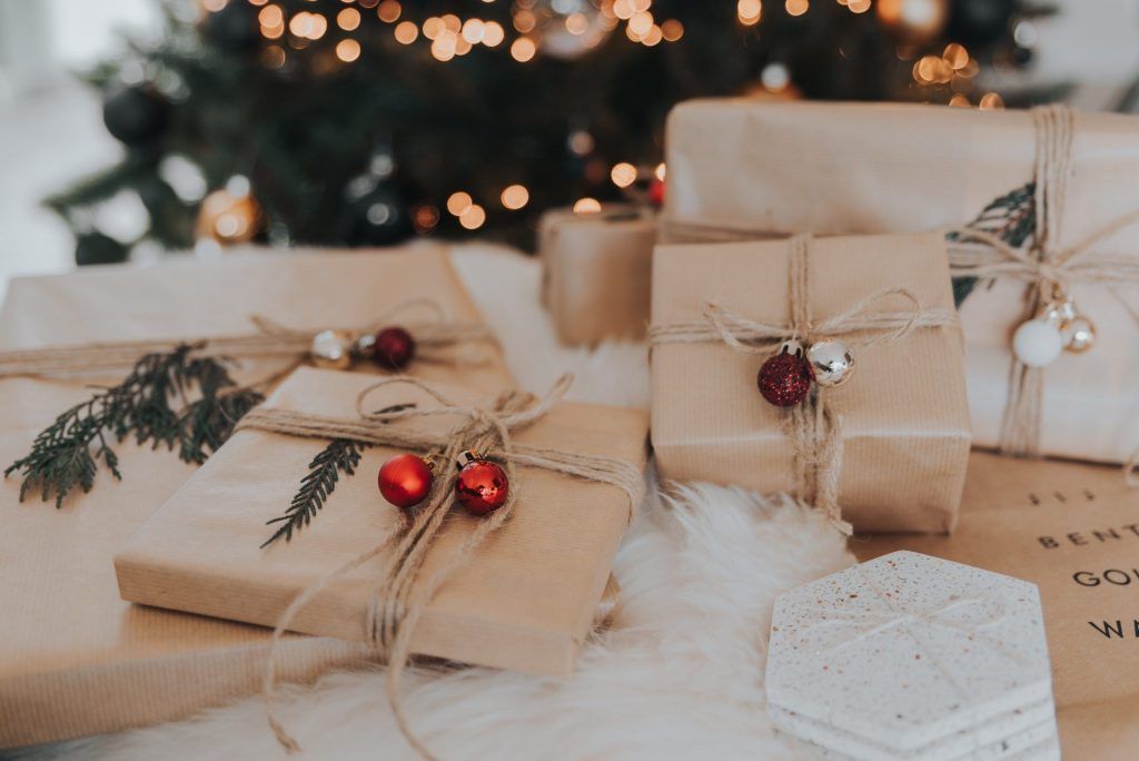 Here Are Some Chic Yet Eco-Friendly Gift Wrap Ideas
