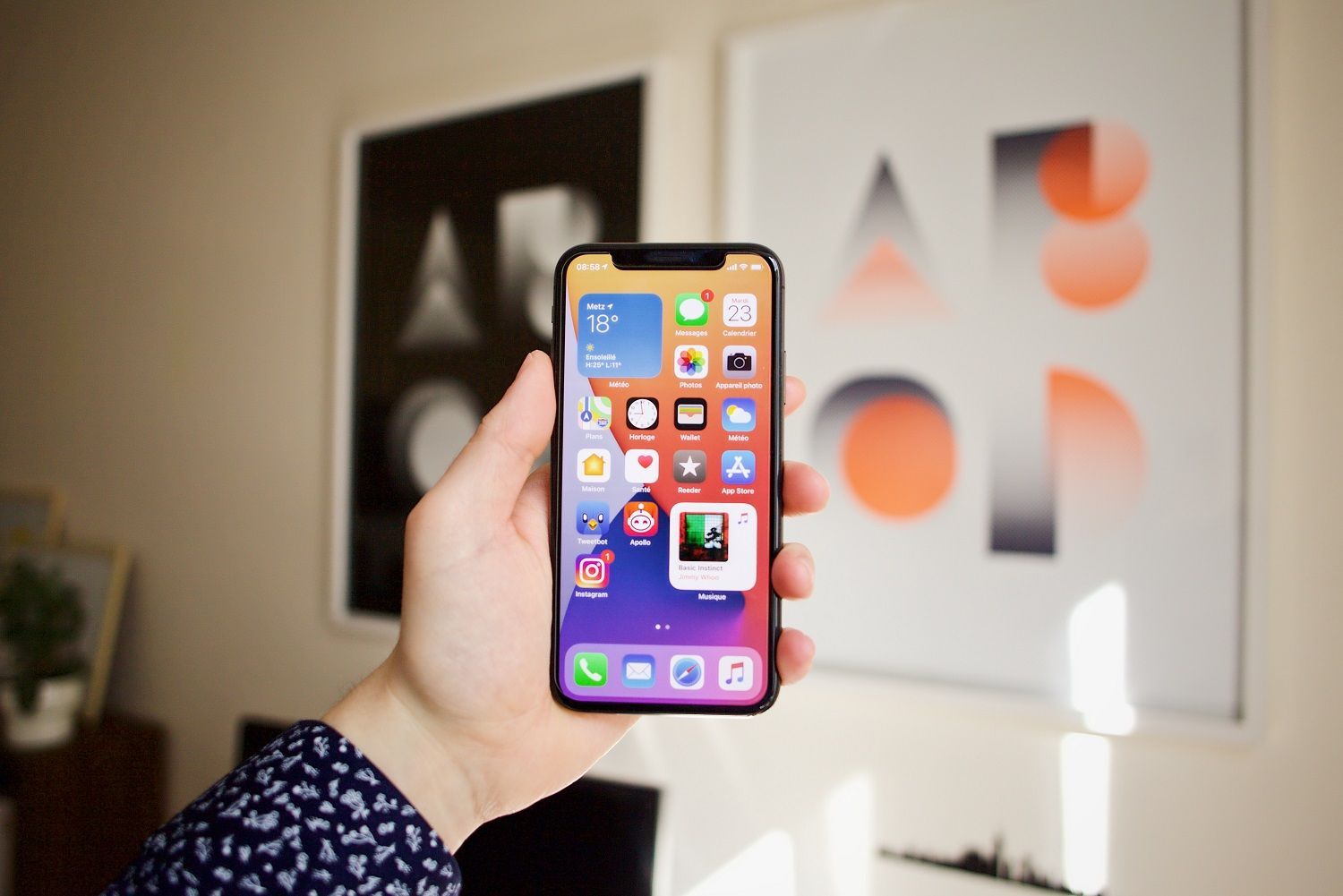 Apple iOS