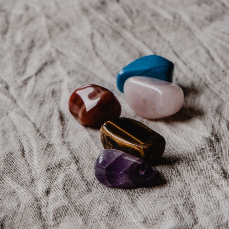 Discover Your Lucky Gemstone Based On Your Moon Sign