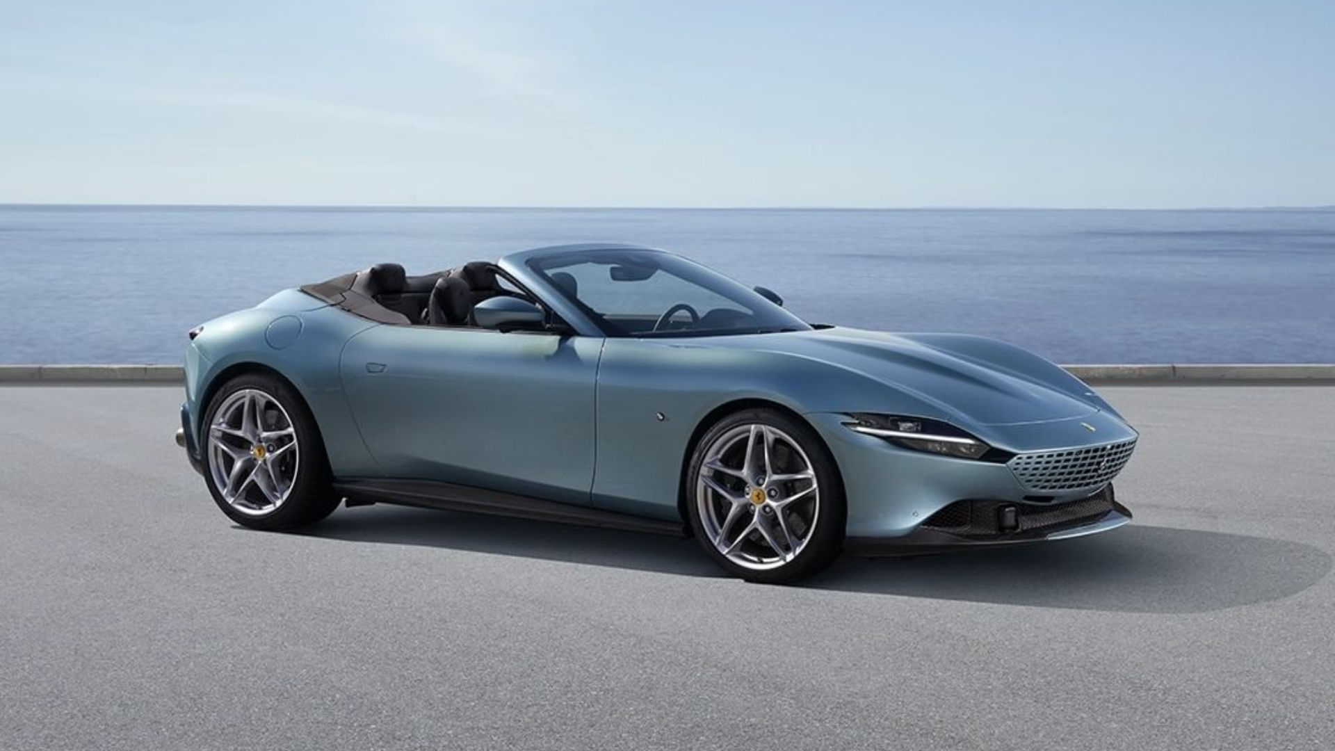 2025 Ferrari Roma Spider Photos