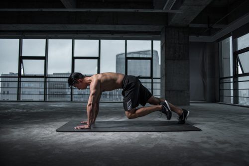 Quick 10-Minute Home Workouts That’ll Increase Your Strength & Stamina