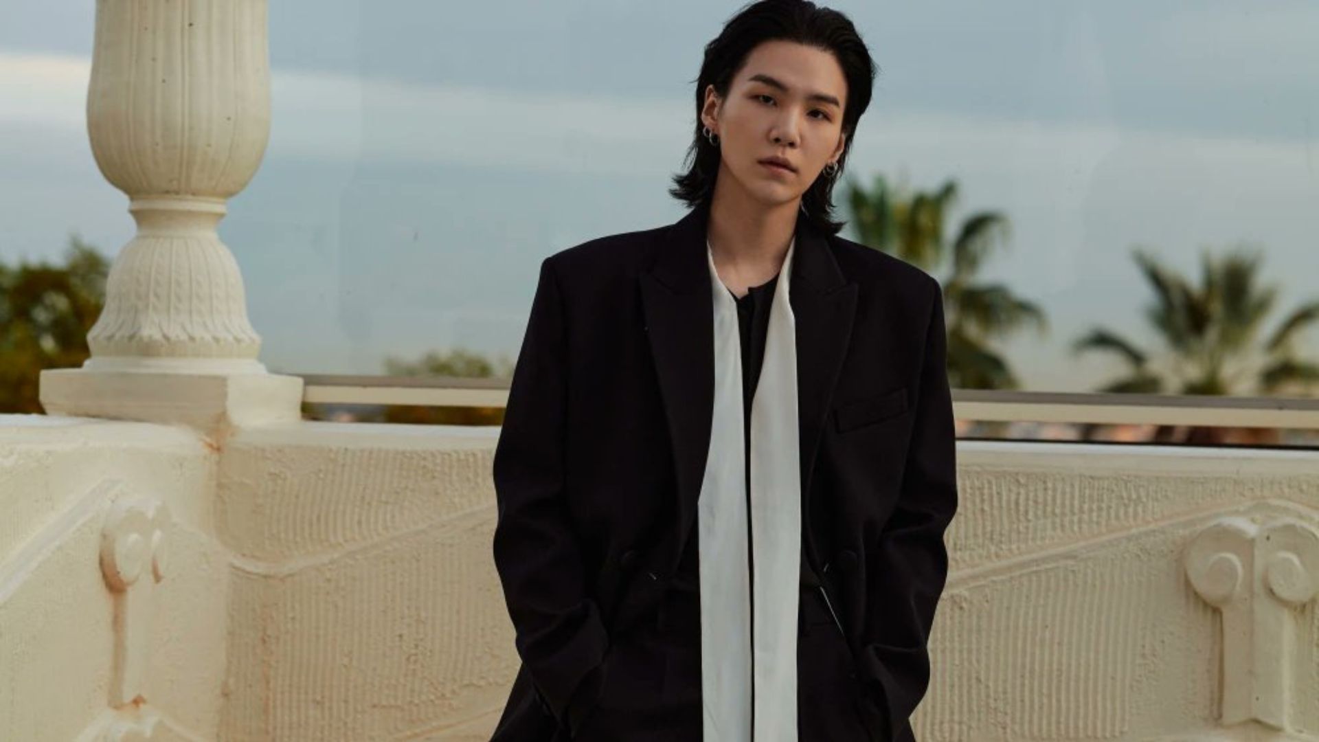 Suga BTS Valentino