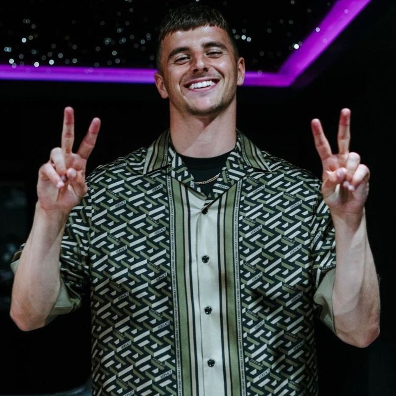 From Paisley To Baroque: 8 Trending Prints Men Should Experiment With In 2023