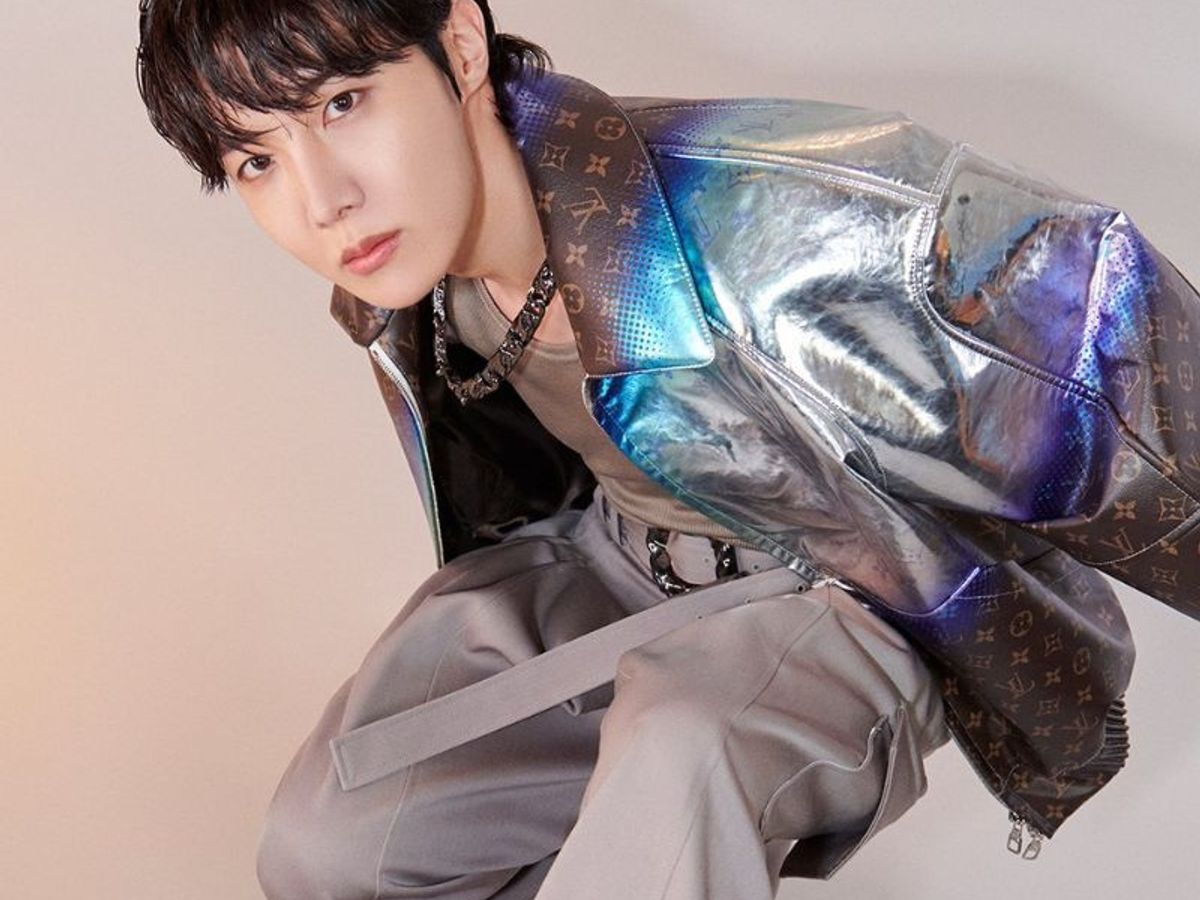 Louis Vuitton on X: #LouisVuitton is pleased to welcome @bts_bighit member  #SUGA as new House Ambassador. #BTS  / X