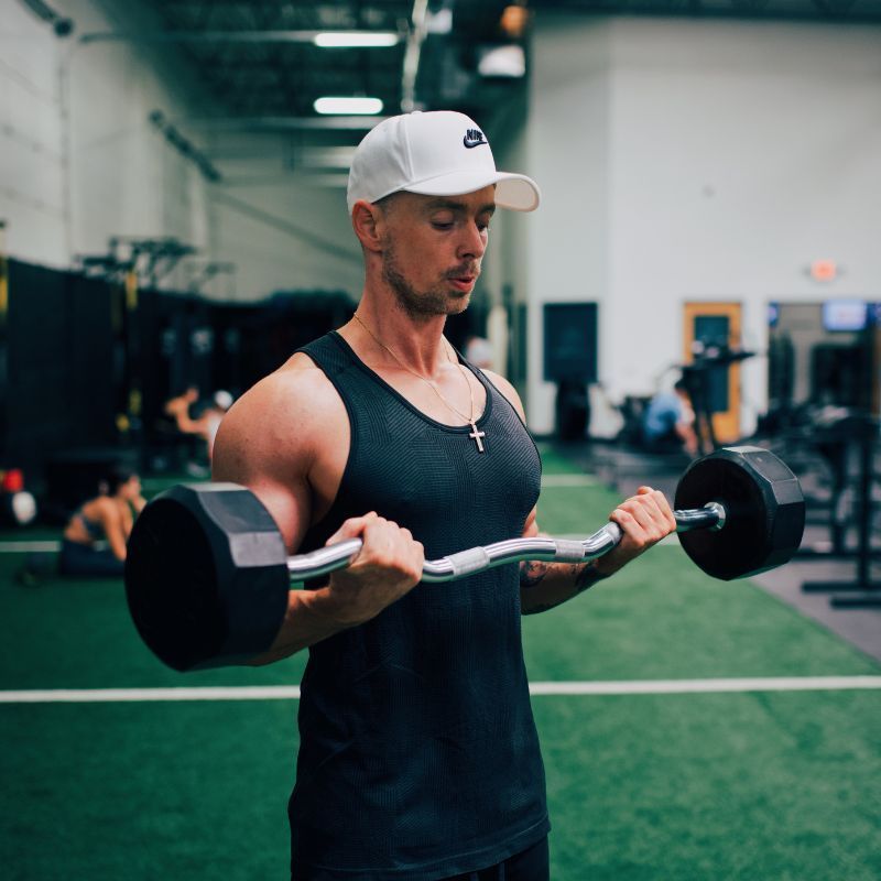 7 Best Bicep Exercises To Include In Your Workout Regime