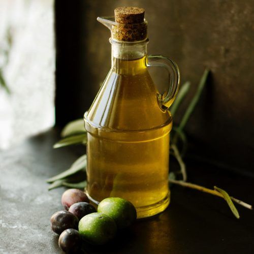 The wonderful benefits of adding cold-pressed hair oil to your care routine