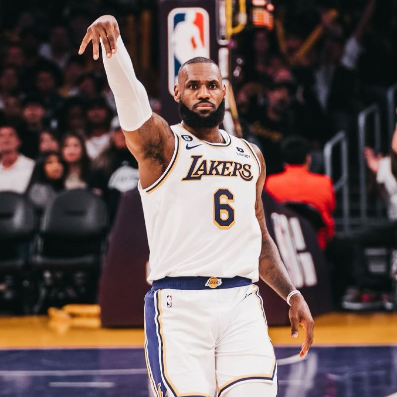 Who Are The Richest NBA Players In The World?