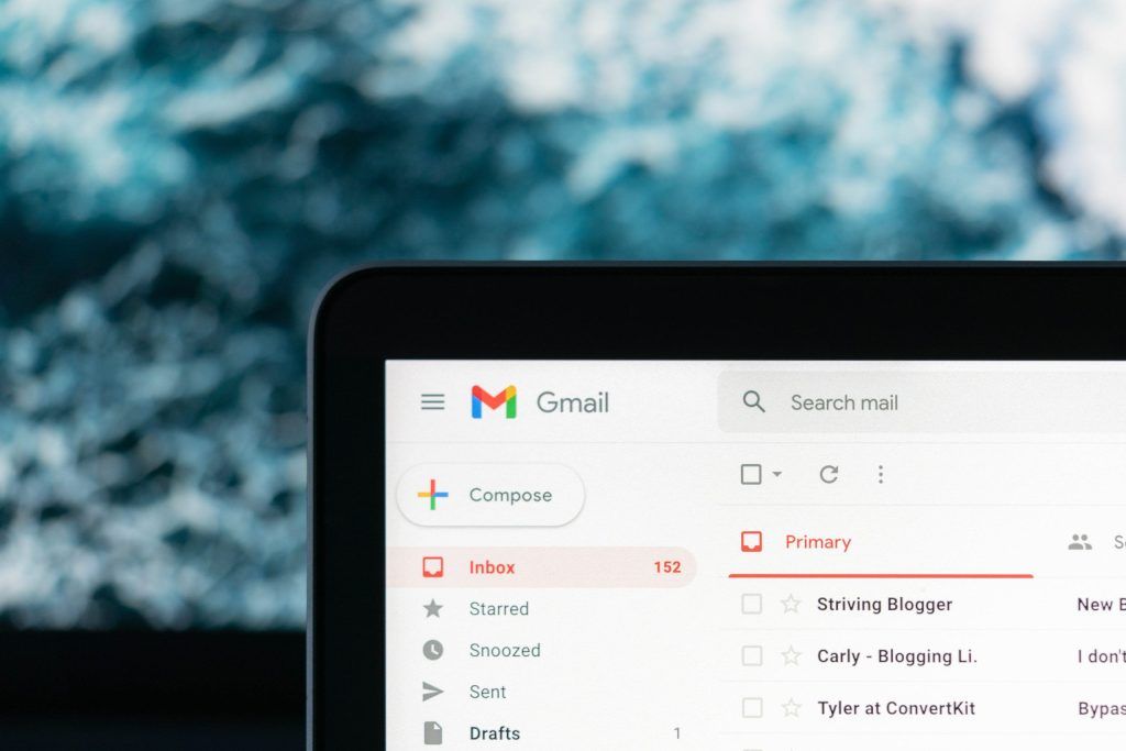A Guide To Effectively Using AI For Emails At Work
