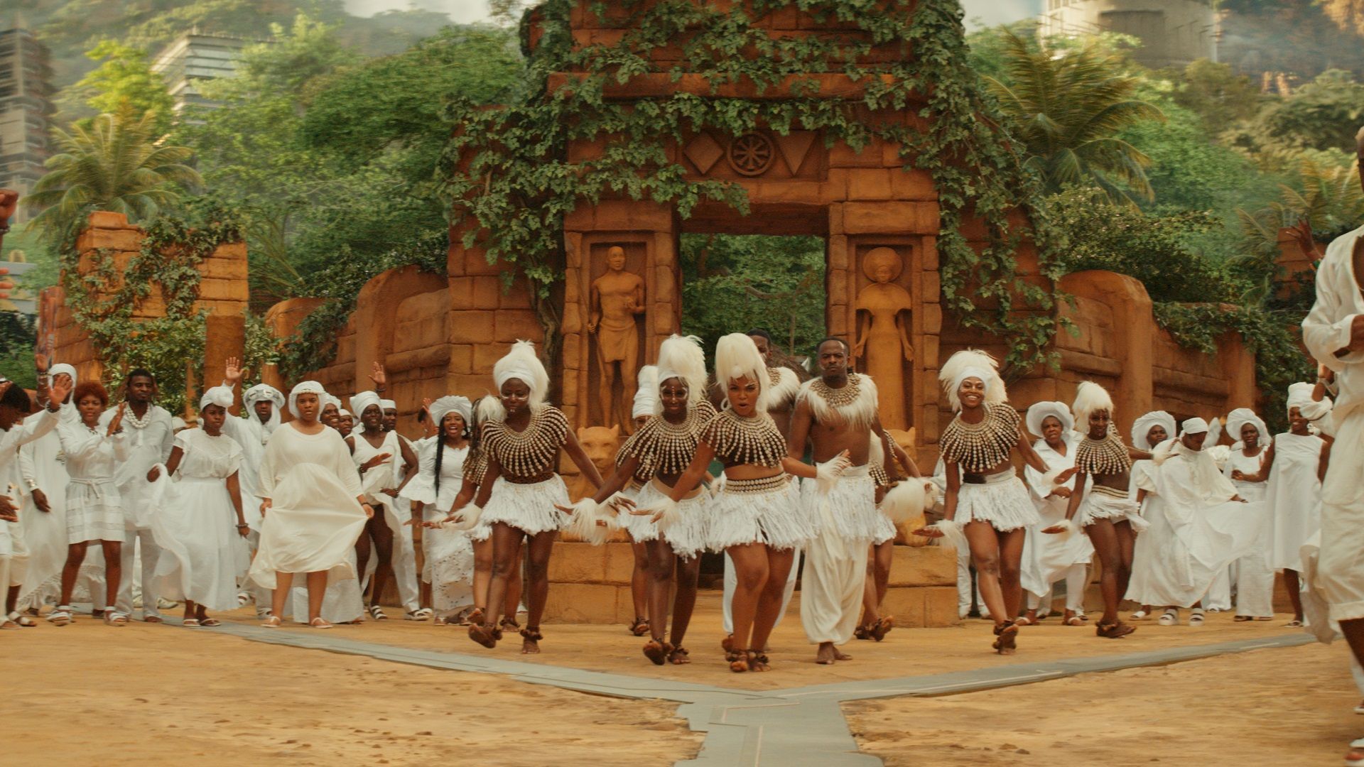 ‘Black Panther: Wakanda Forever’ Review: Twitter Loves Its Poignant Story, Brilliant Performances & Moving Tribute