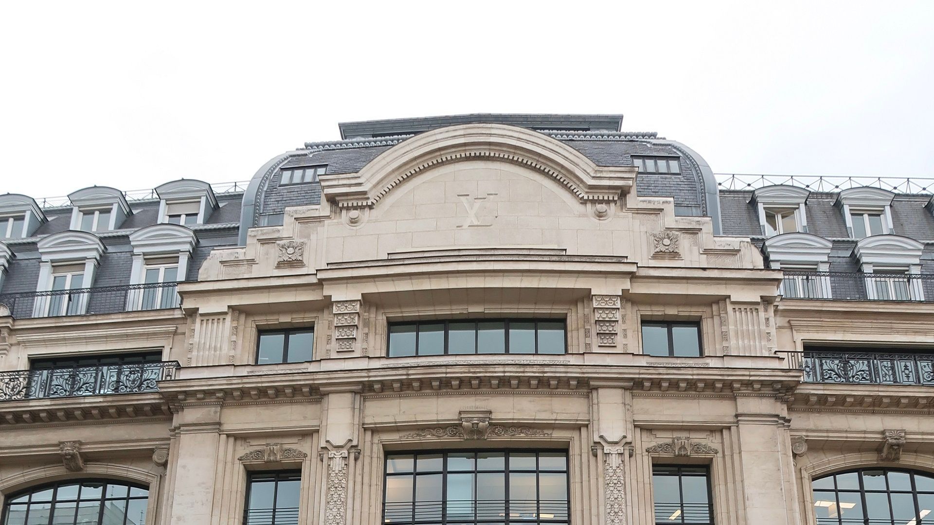 Louis Vuitton Is Opening Its Own Luxury Hotel At Its Paris Headquarters!