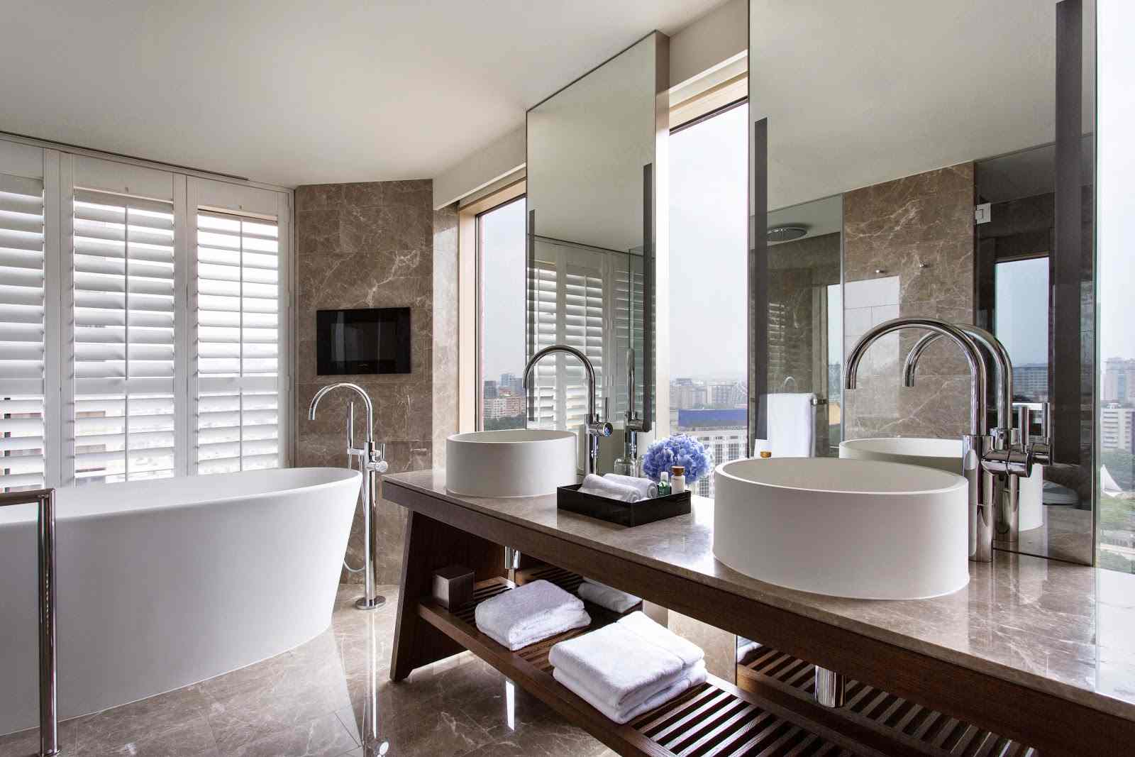 The bathroom of a Grand Executive Suite at the Grand Hyatt Taipei