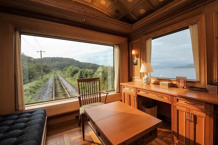Japan's 'Seven Stars' Train Is The Best Way To See Kyushu 3 Japan luxury train