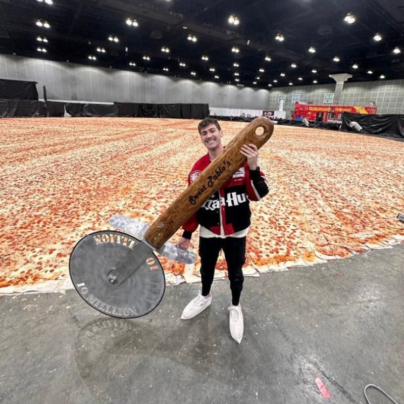 World’s Largest Pizza And Other Record Breaking Dishes You Didn’t Know Exist World’s Largest Pizza And Other Record Breaking Dishes You Didn’t Know Exist