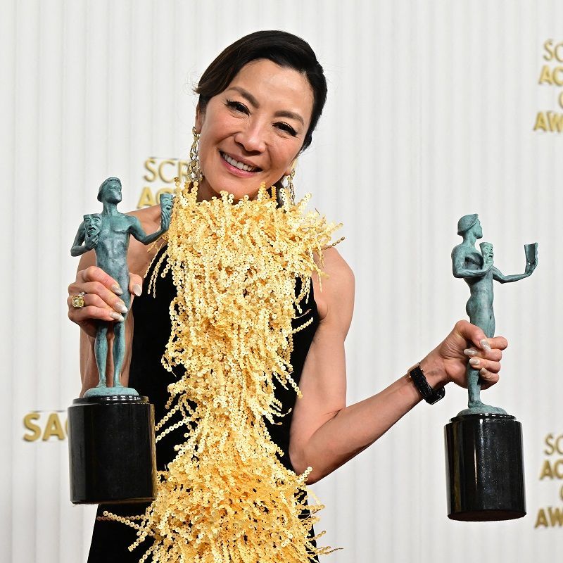Michelle Yeoh Makes History At The 2023 SAG Awards With Win For Best Leading Actress