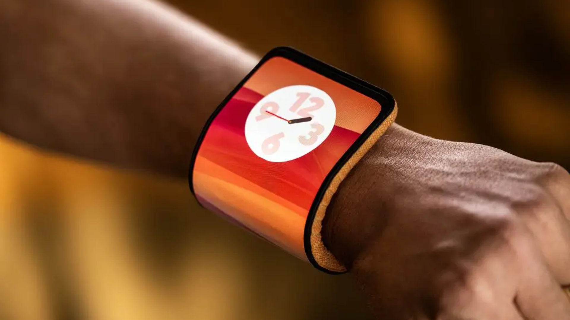 Motorola’s Adaptive Display Concept Bends A Smartphone Around Your Wrist!