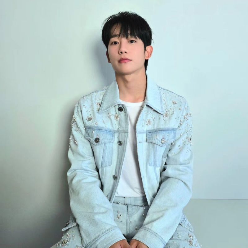 Jung Hae in’s Workout Routine: How The Actor Maintains Those Washboard Abs Jung Hae in’s Workout Routine: How The Actor Maintains Those Washboard Abs