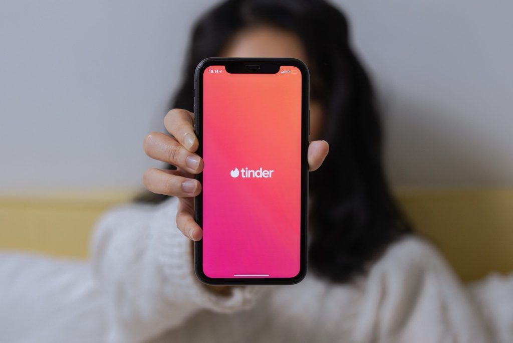 How to build the perfect dating bio, according to Tinder