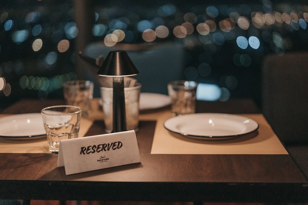 restaurant reservation