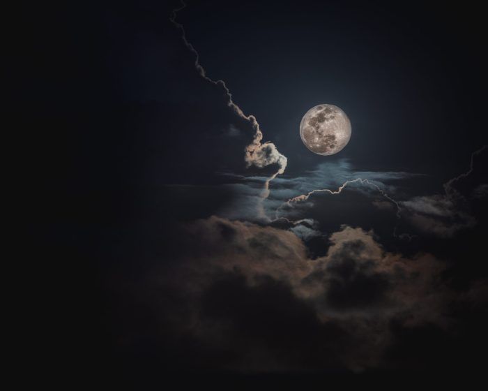 March: Worm Moon (7 March)