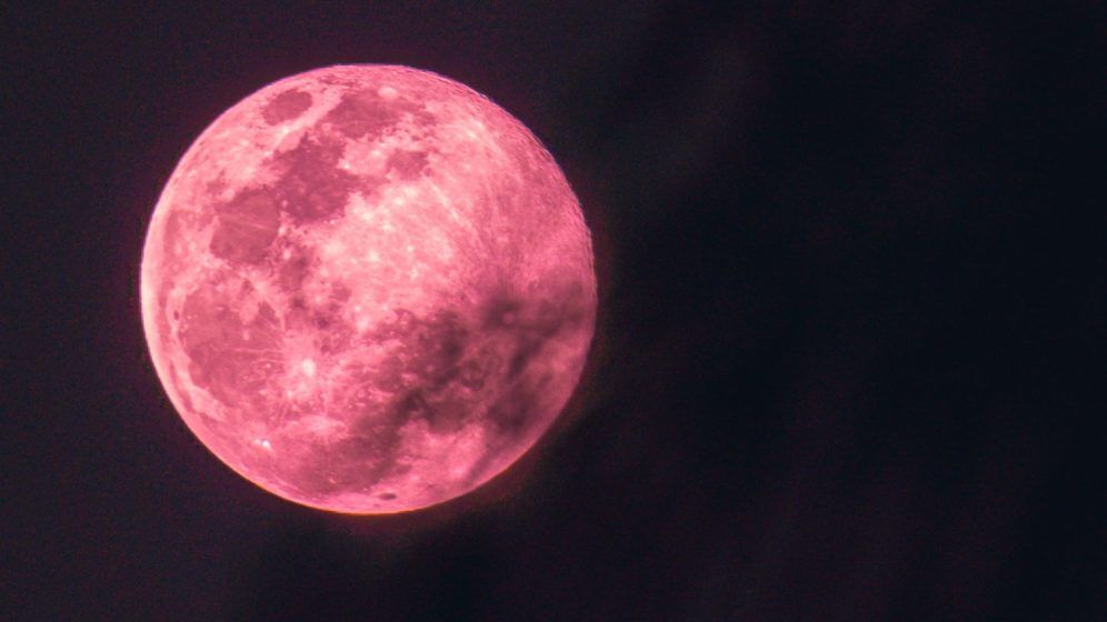 April: Pink Moon (6 April)
