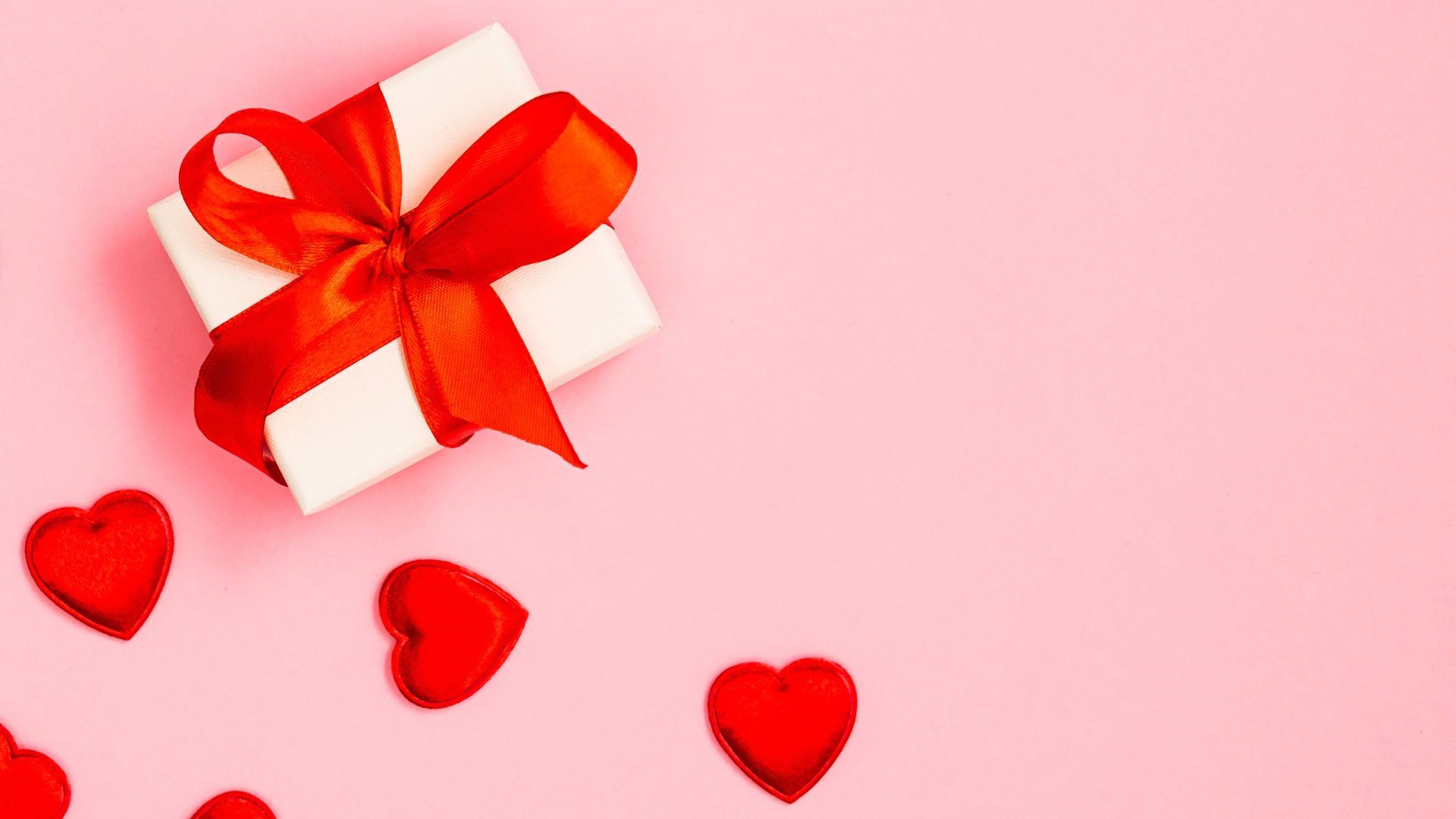 What should I gift my girlfriend on new year's eve? - Quora