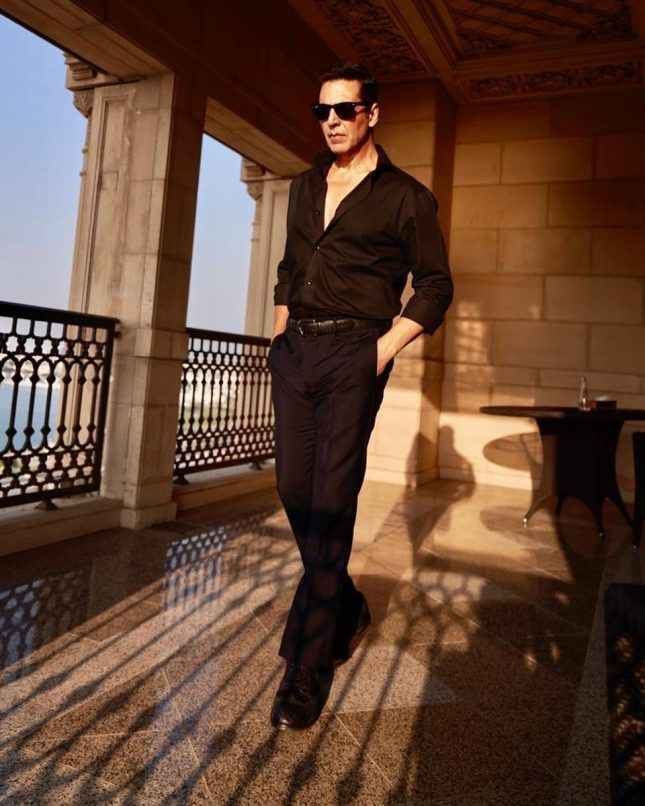 Mr Khiladi net worth