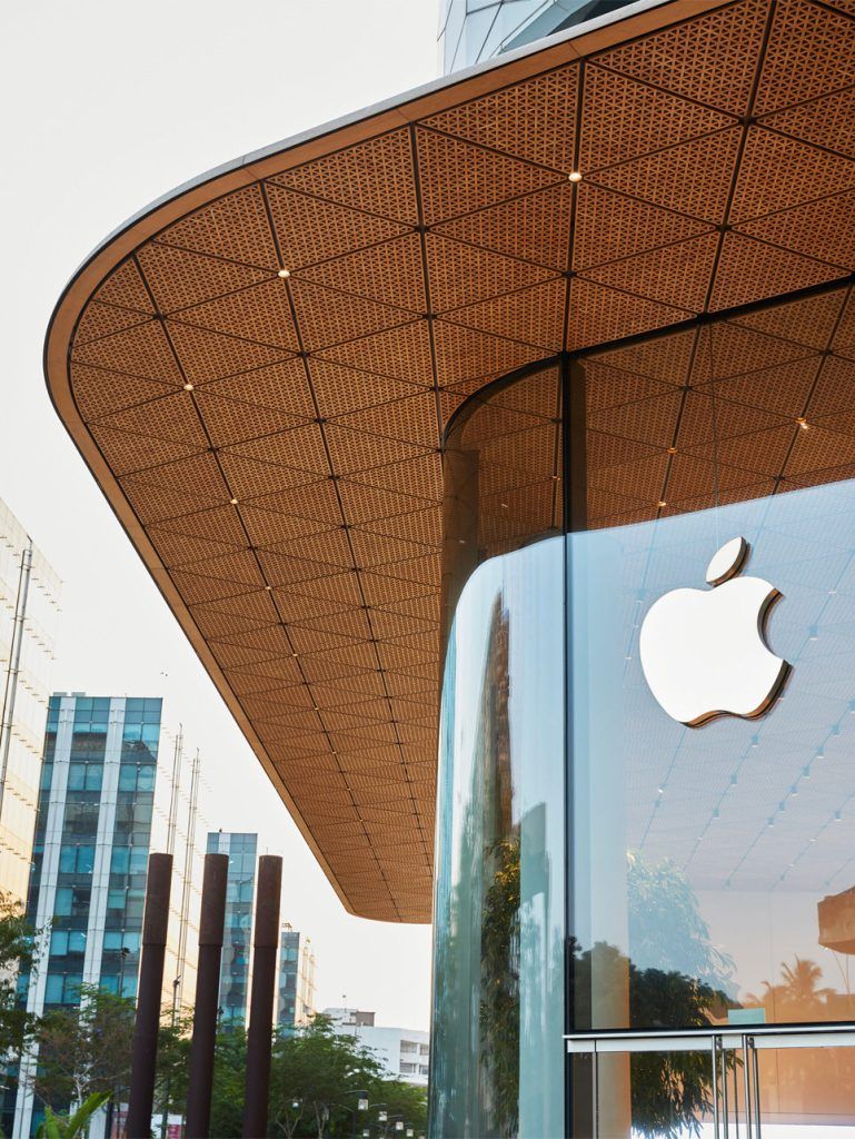 A Photo Gallery Of The First Apple India Store Located In Mumbai