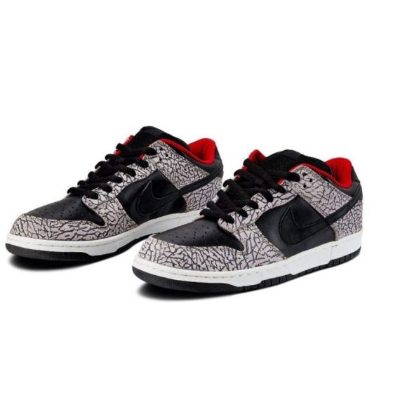 Supreme x Nike SB Dunk Low ‘Black / White Cement’