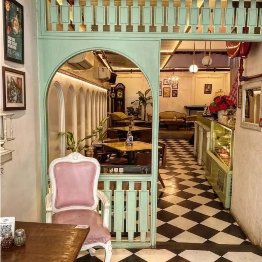 Best Cafes In And Near Hauz Khas Village To Bookmark