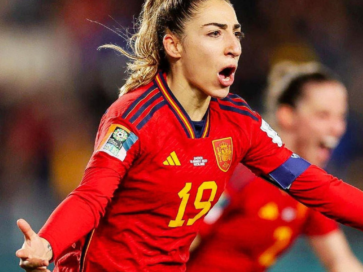 Olga Carmona, Spain 🇪🇸 Real Madrid Women 2021/22 hand signed