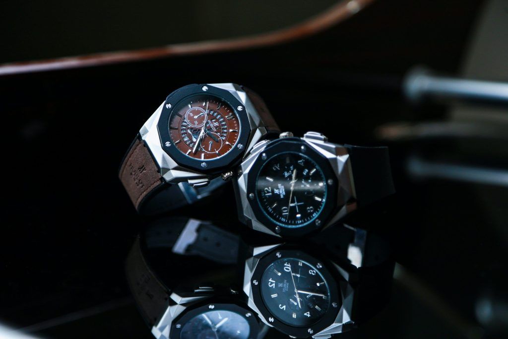 Price of SRK's Audemars Piguet wristwatch will shock you!